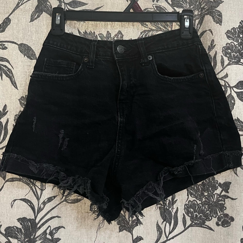 Wild Fable High Rise / High Waisted Black Cutoff Distressed Shorts - Size 4